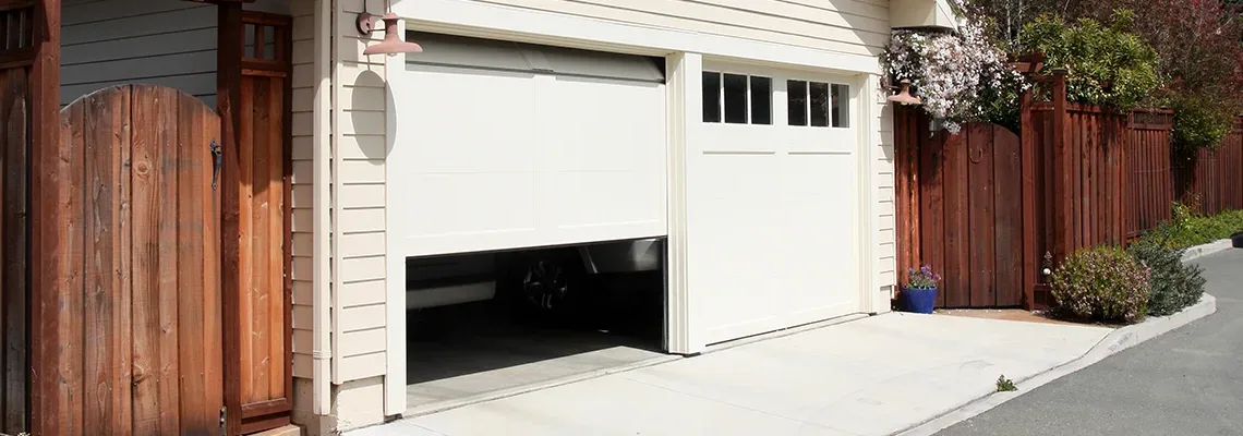 Repair Garage Door Won't Close Light Blinks in Coral Gables, Florida